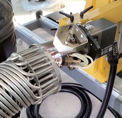 Machine de soudage de tubes à tubes de 400 Ampères toutes positions avec contrôle à écran tactile pour le soudage d'échangeurs de chaleur